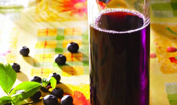 Вино из черники с мятой