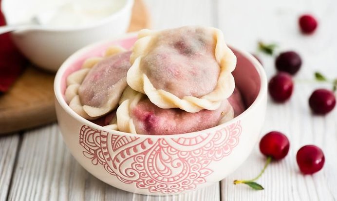 Вареники с творогом и вишней