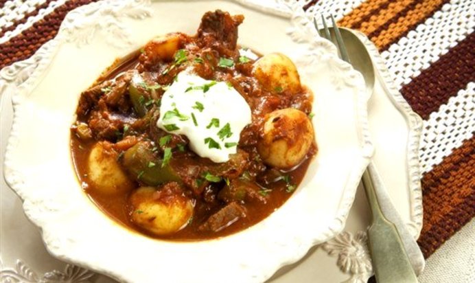 Гуляш с грибами