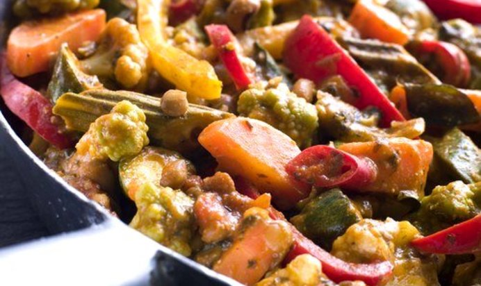 Салат из перцев на гриле с чечевицей