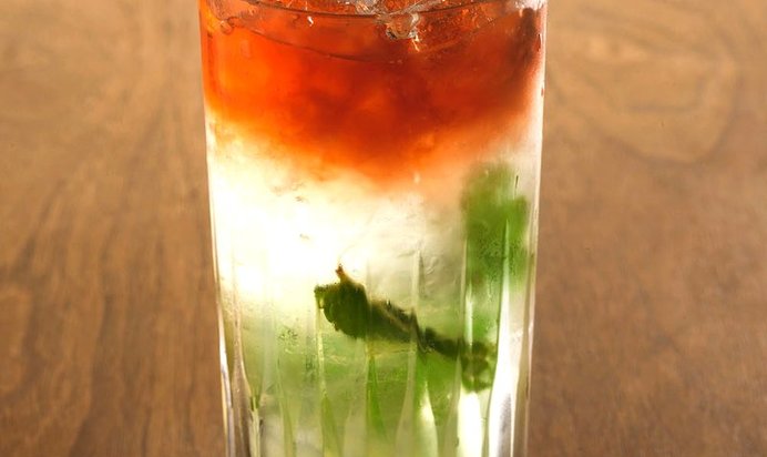 Коктейль «Квинс-парк-свизл» (Queen’s Park Swizzle)