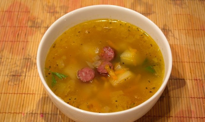 Гороховый суп с охотничими колбасками