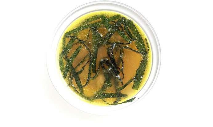 Куриный бульон с водорослями нори