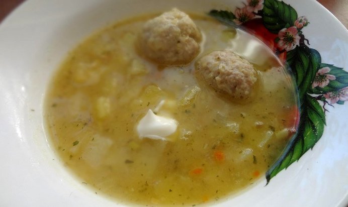 Гороховый суп с фрикадельками