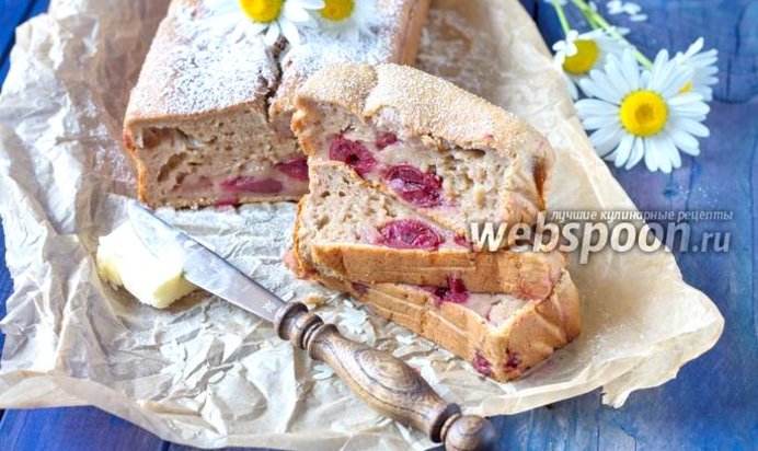 Кекс банановый с вишней