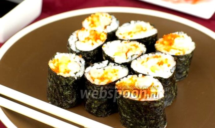 Роллы с креветками и икрой тобико