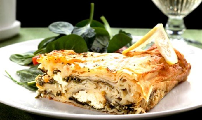 Греческий пирог со шпинатом и фетой (Spanakopita)
