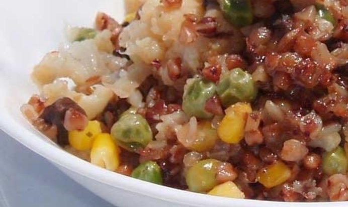 Разноцветная гречневая каша