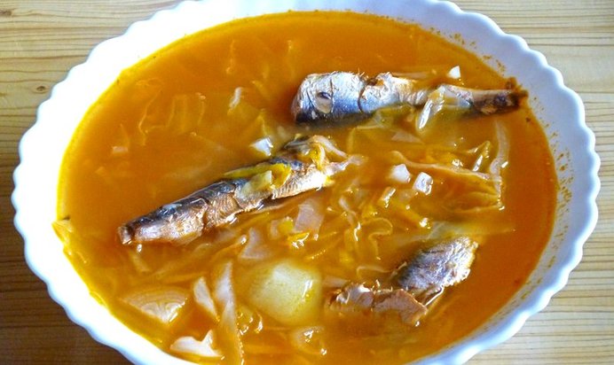 Борщ с килькой