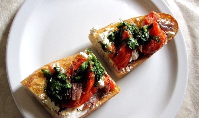 Гренки с анчоусами