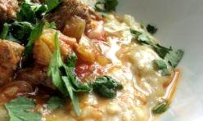 Пюре из баклажанов с гуляшом из мяса