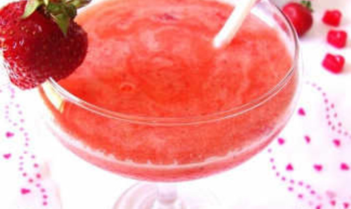 Клубничный лимонад для взрослых