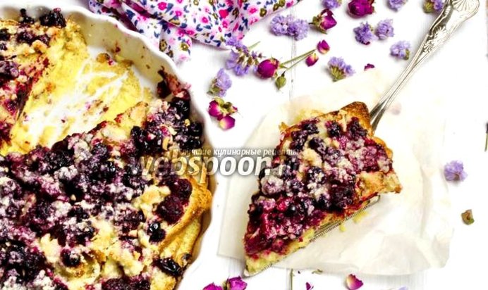 Френч-тост ягодный с орехами