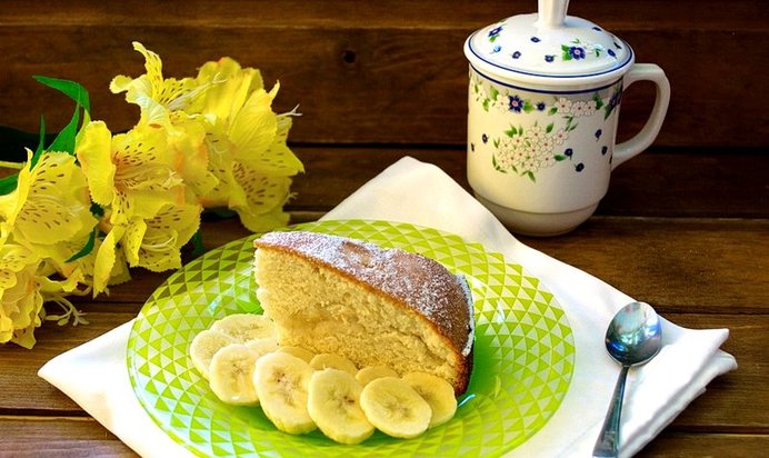 Шарлотка с бананами