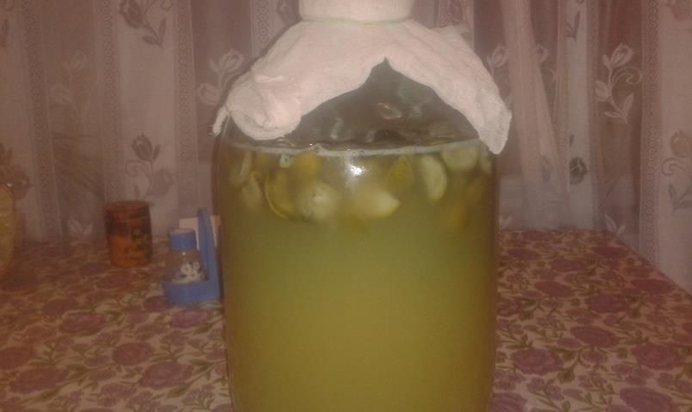 Вино из грецкого ореха