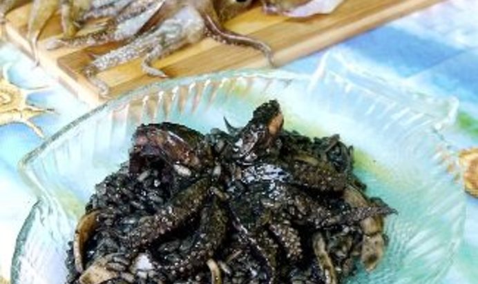 Ризотто с чернилами каракатицы