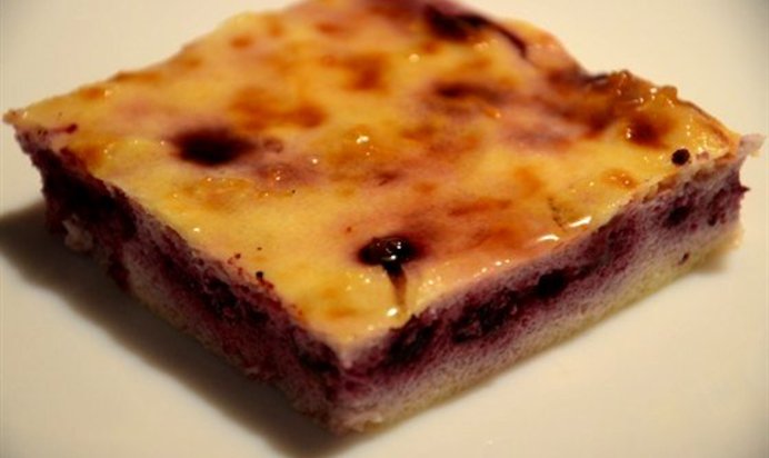 Запеканка творожная с черникой