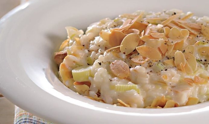 Сливочное ризотто с миндалем