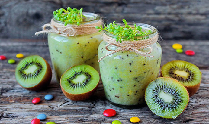 Пшенный смузи из киви и сельдерея