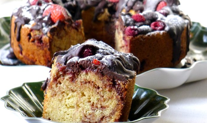 Шоколадно-ягодный кекс к чаю