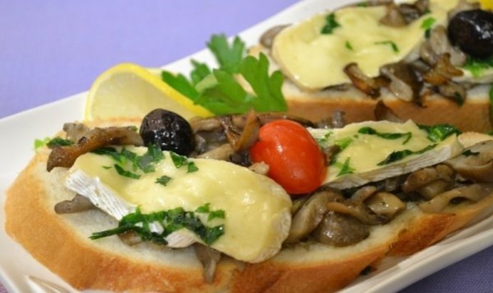 Грибы с сыром на сковороде