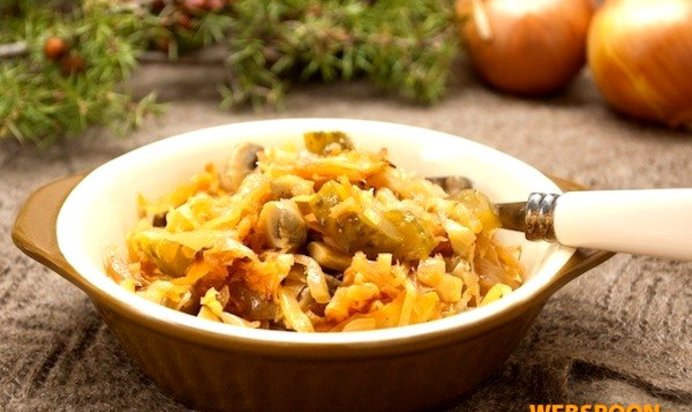 Капустная «солянка» с шампиньонами