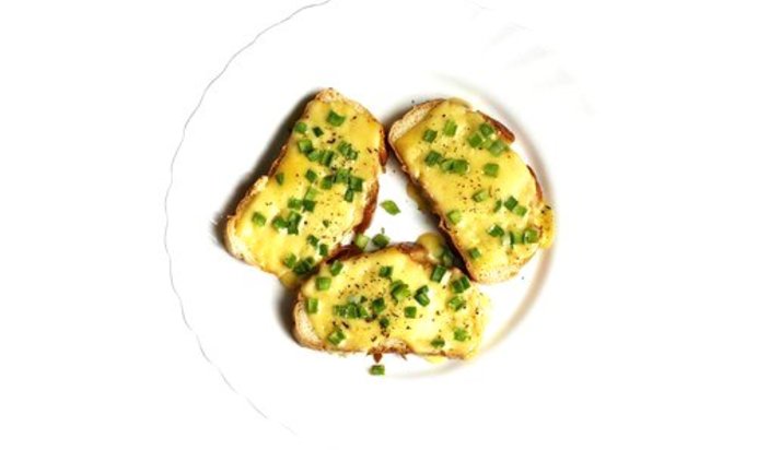 Бутерброды с сыром и черемшой