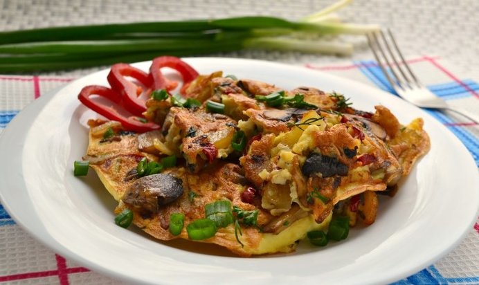 Омлет с картофелем и грибами