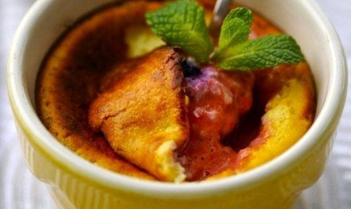 Творожная запеканка с ягодами