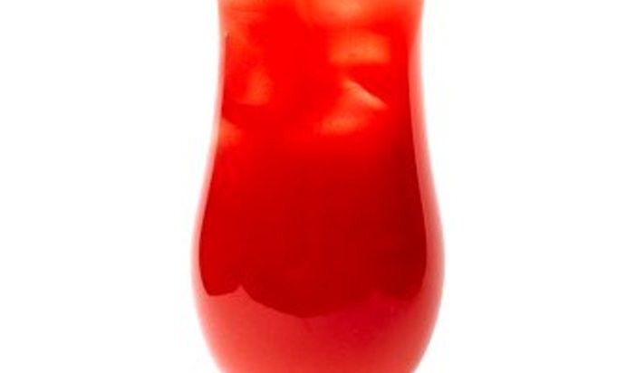 Клюквенно-ананасовый пунш с корицей и гвоздикой