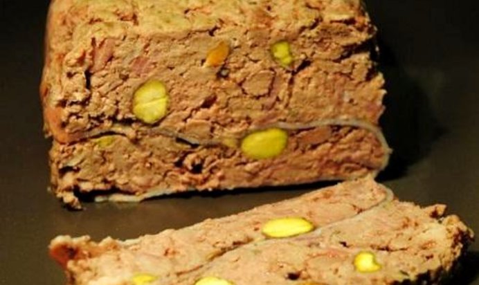 Паштет из свиной печени с фисташками
