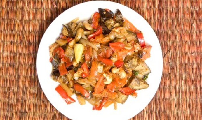 Запеченые овощи с чесноком и пармезаном