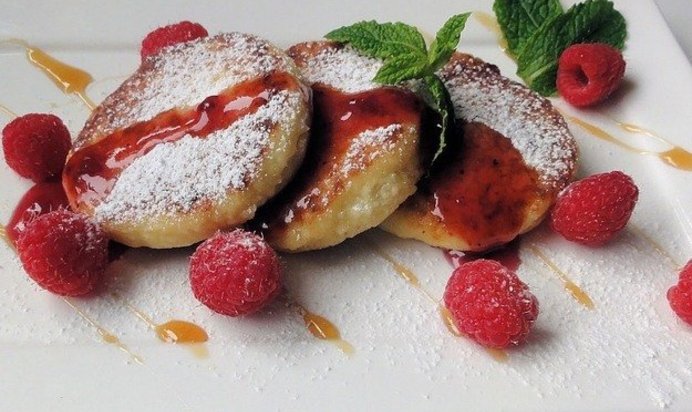 Сырники с ягодами