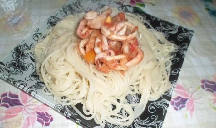 Гуляш из кальмаров