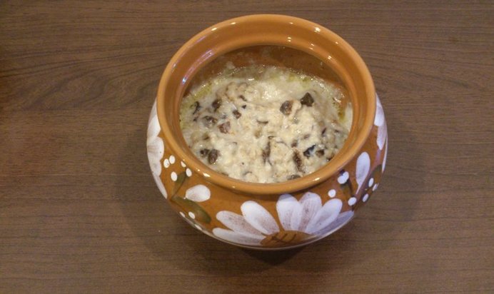 Овсяная каша с черносливом в горшочке