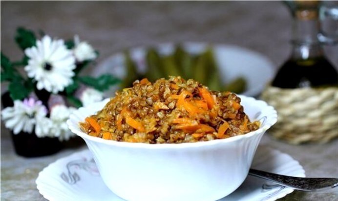 Гречка с морковью и луком