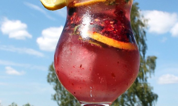 Мохито со смородиной и мятой