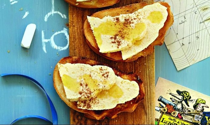 Рейнский яичный «сыр» на тостах