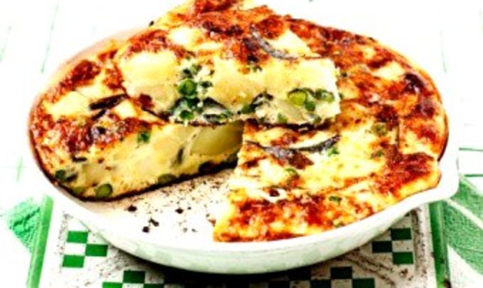 Картофель с омлетом и горошком