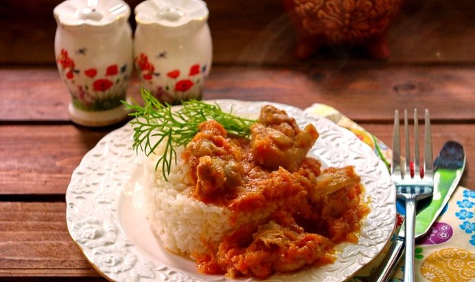 Гуляш куриный с подливкой