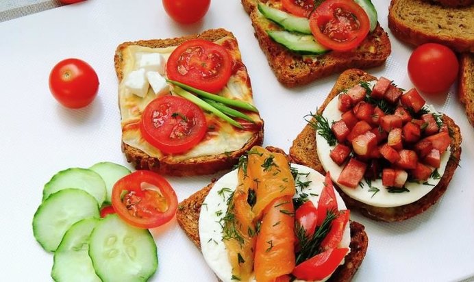 Сэндвичи на хрустящем тосте
