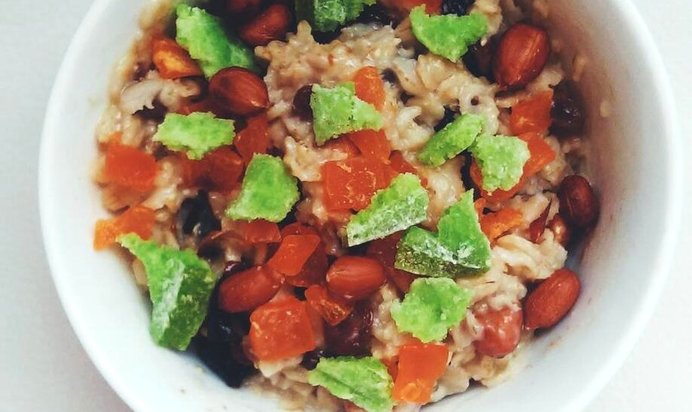 Овсяная каша с сухофруктами