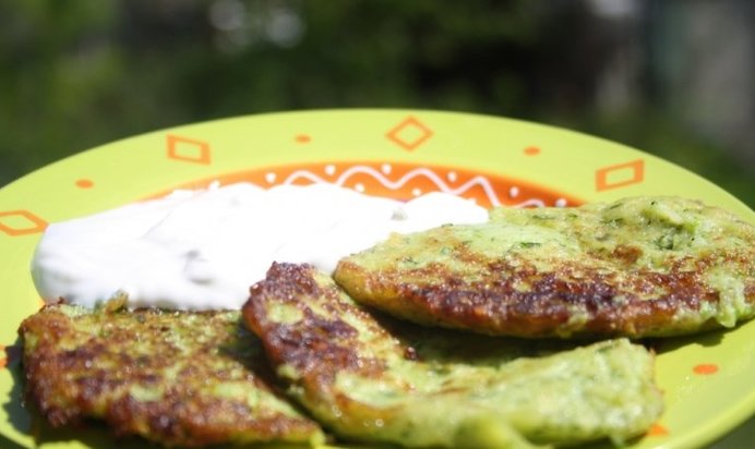 Весенние кабачковые оладьи с сыром сулугуни Самые любимые