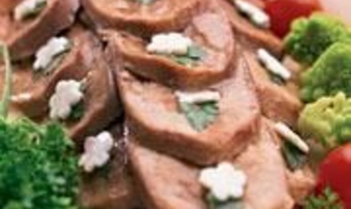 Язык заливной на хлебной горке