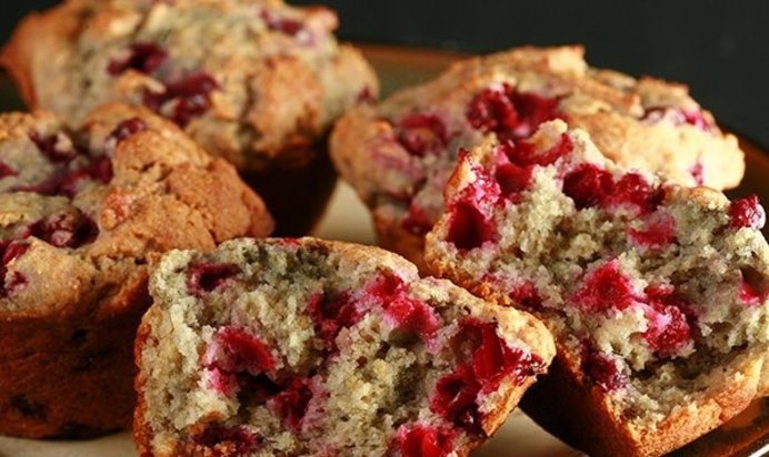 Маффины с брусникой