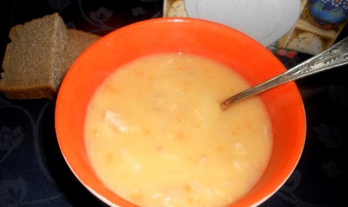 Гороховый суп со свиными ребрышками