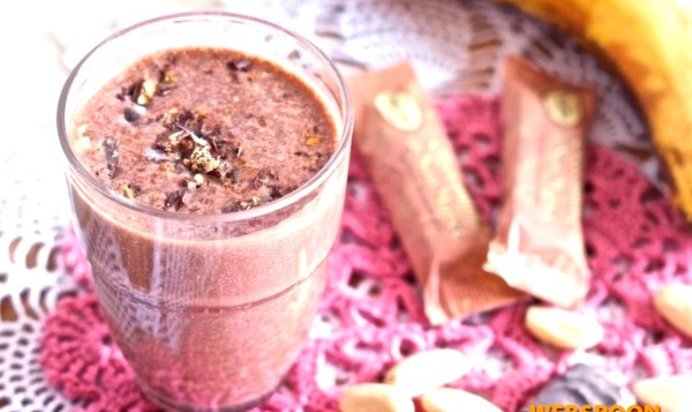 Шоколадно-миндальный смузи