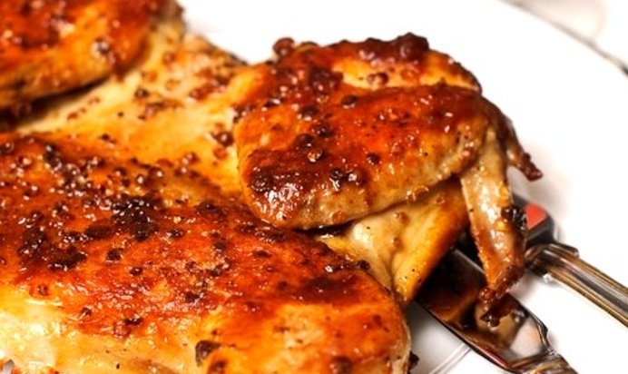 Цыпленок на сковороде