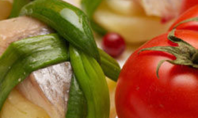 Подарочные бутерброды из сельди и картофеля