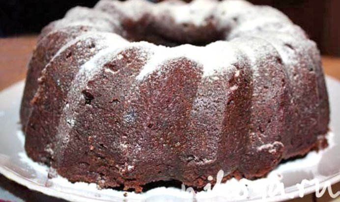 Шоколадный кекс с изюмом